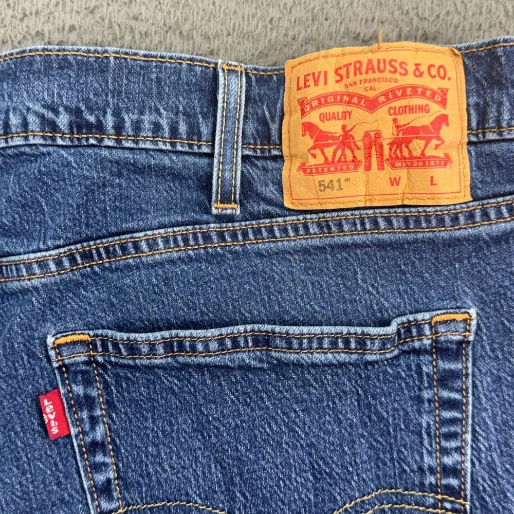 Levi's‎ 541 Athletic Taper Jeans Mens 44x30 Blue Stretch Denim Pants 18757-0143